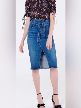 Veronica Beard Denton corset 
Blue Denim Skirt with Belt. Size 12